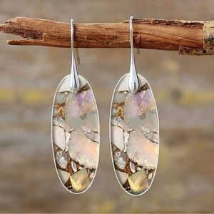 🩵🆕🩵Elegant Silver and Gold Oval Earrings
